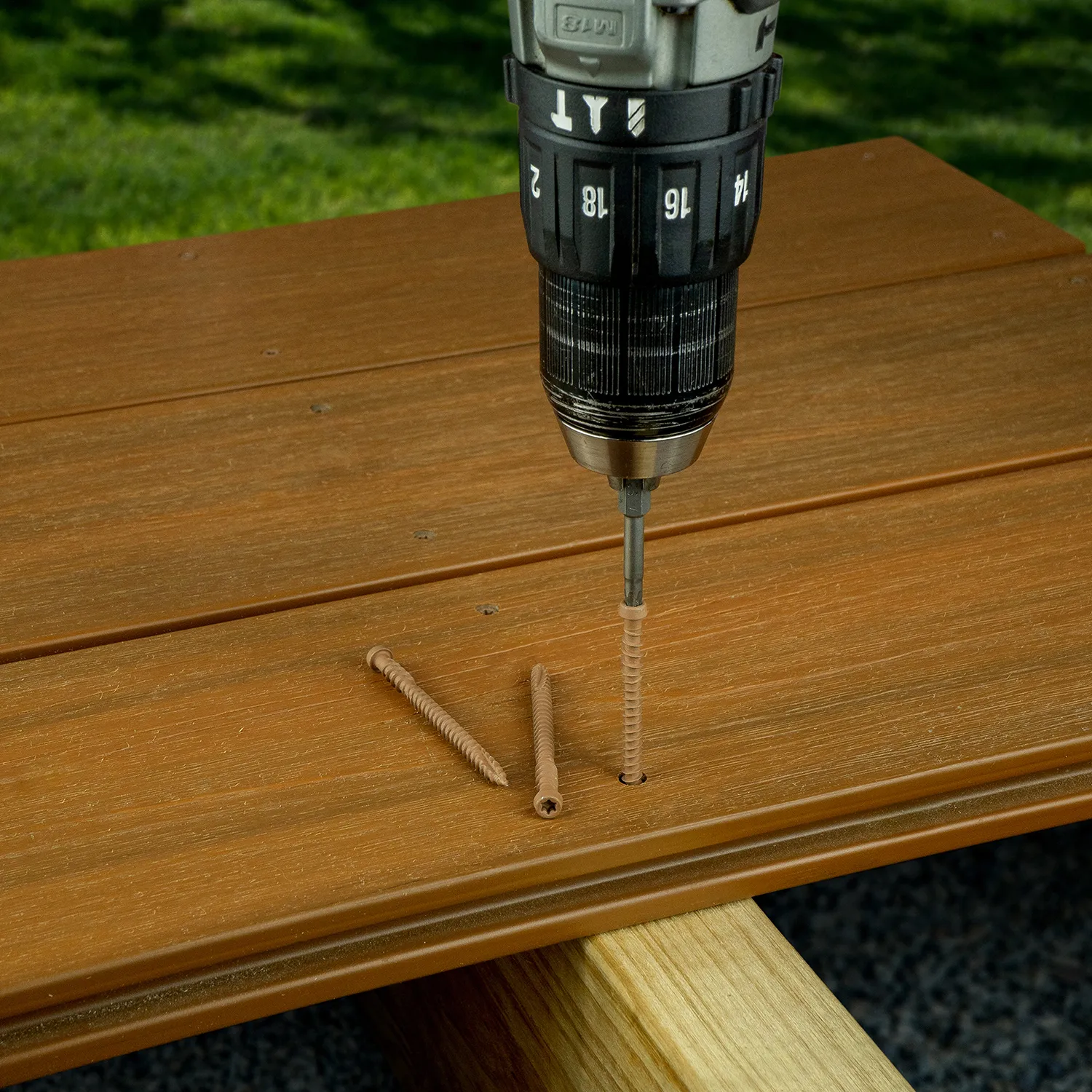 Simpson Strong-Tie Deck-Drive™ Decking Screws Compact Head Torx Drive Quik Guard® Brown