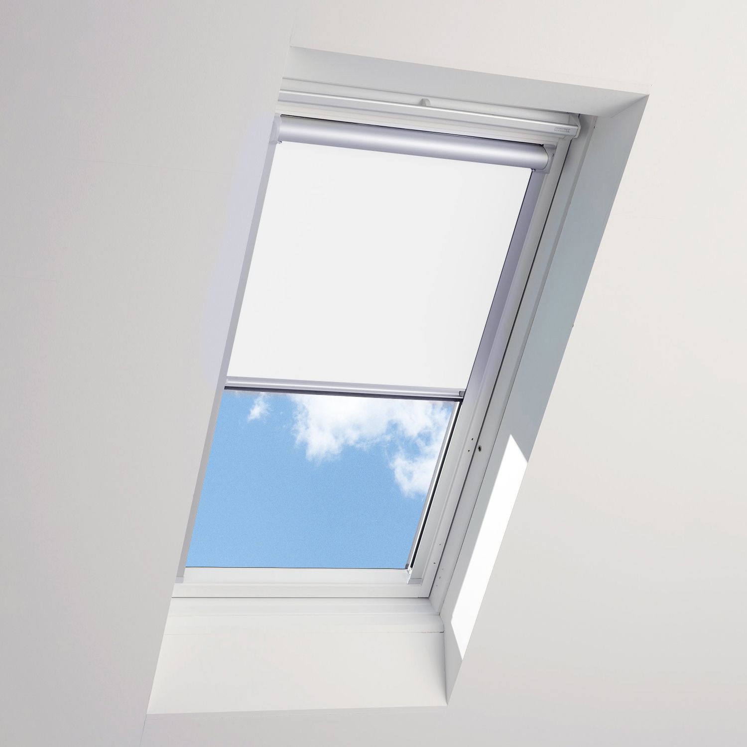 Keylite Solar Blind to Suit Fixed Skylight White | Bowens